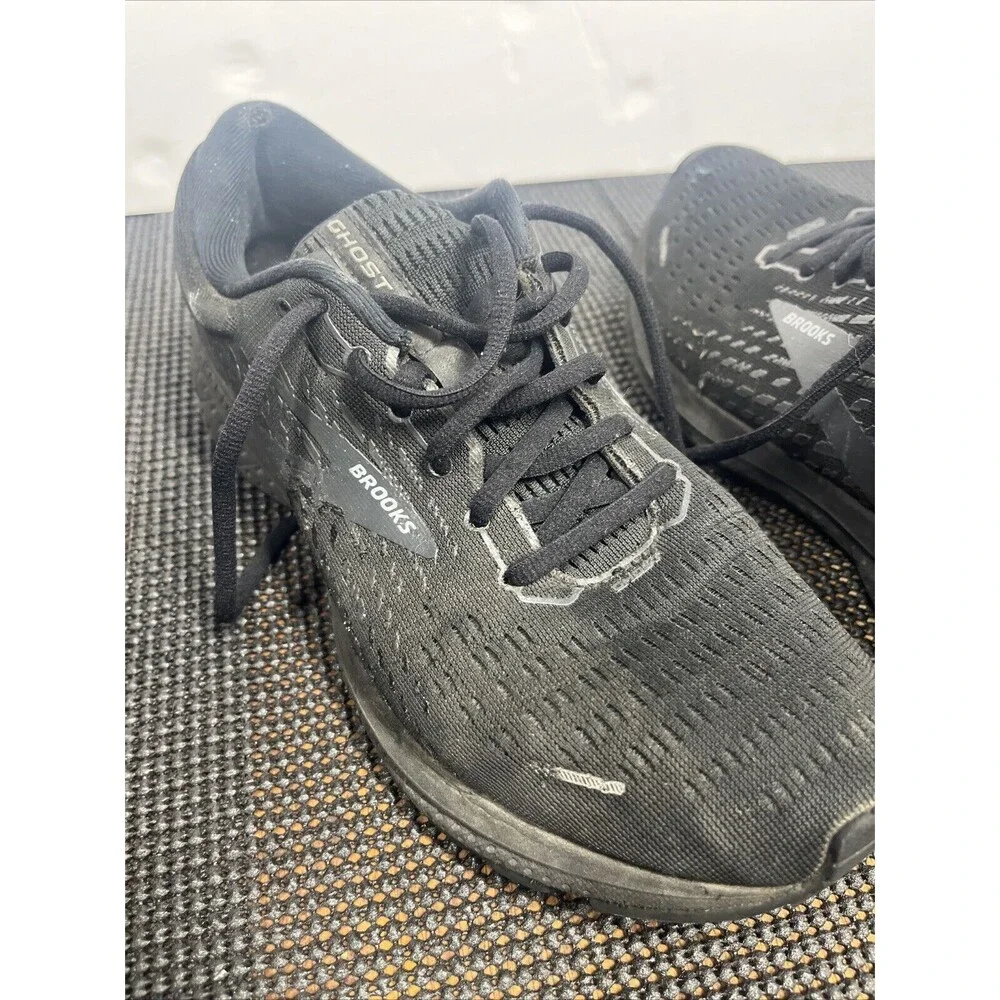 Brooks lots wear